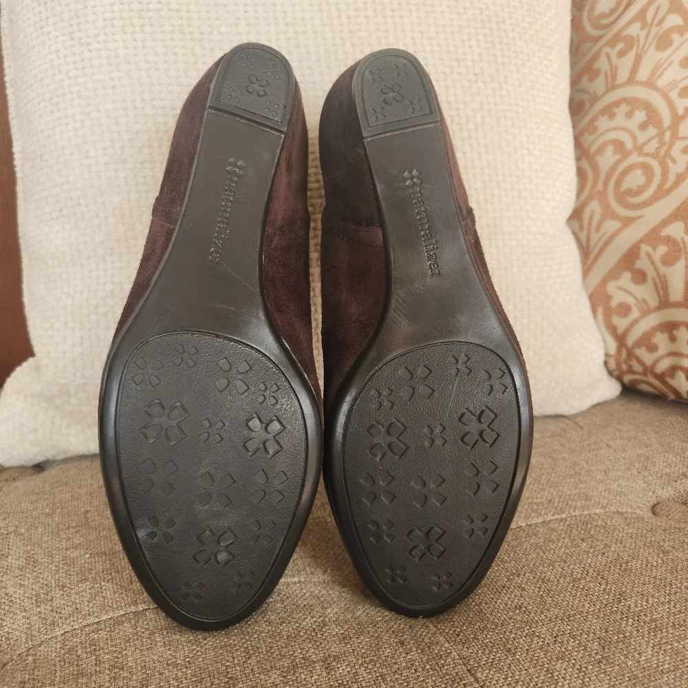 Naturalizer Brown Suede Kitten Wedge Flats Brass Buckle 7.5 Cottagecore Comfy